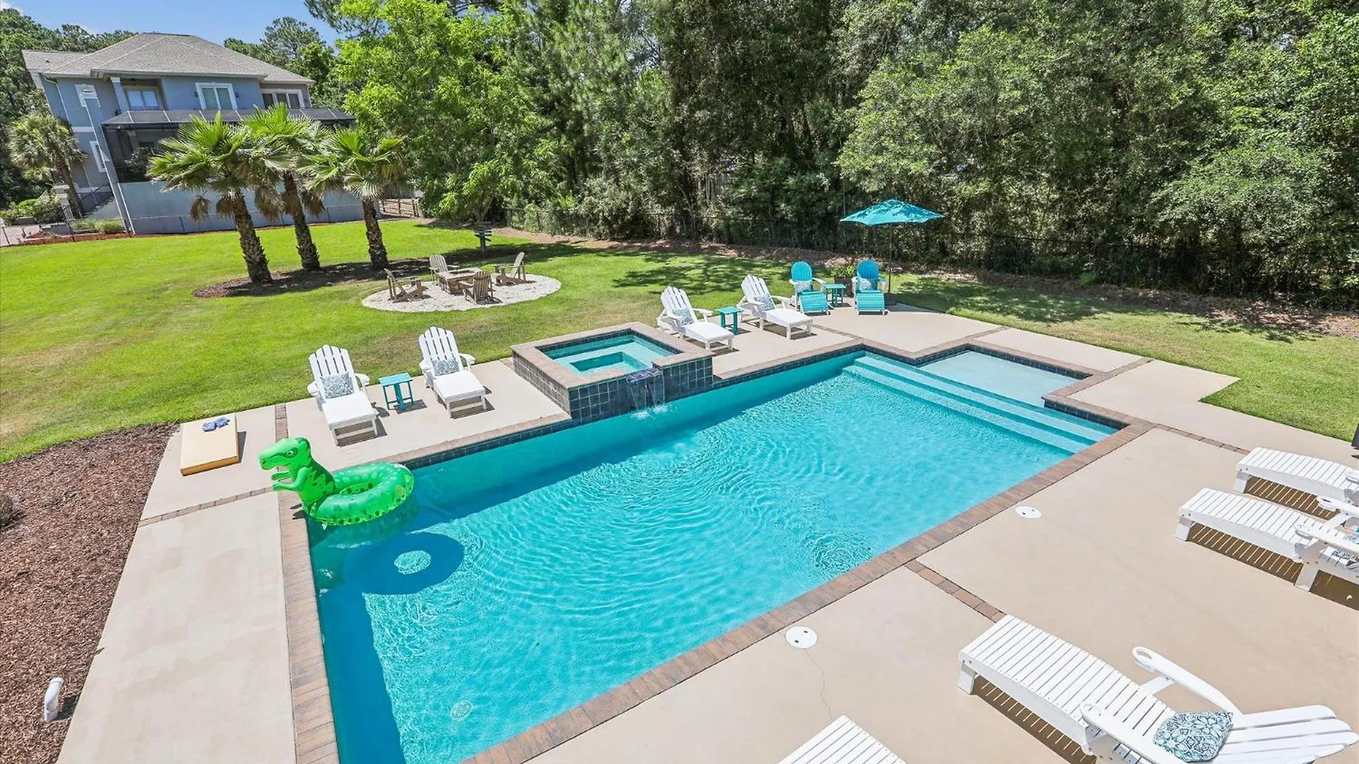 37 Bradley Circle- Private Pool, Short Walk To Beach, Great Location, Free Activities Included