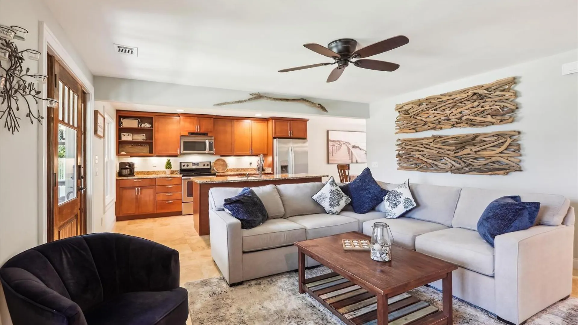 37 Bradley Circle- Private Pool, Short Walk To Beach, Great Location, Free Activities Included Holiday home