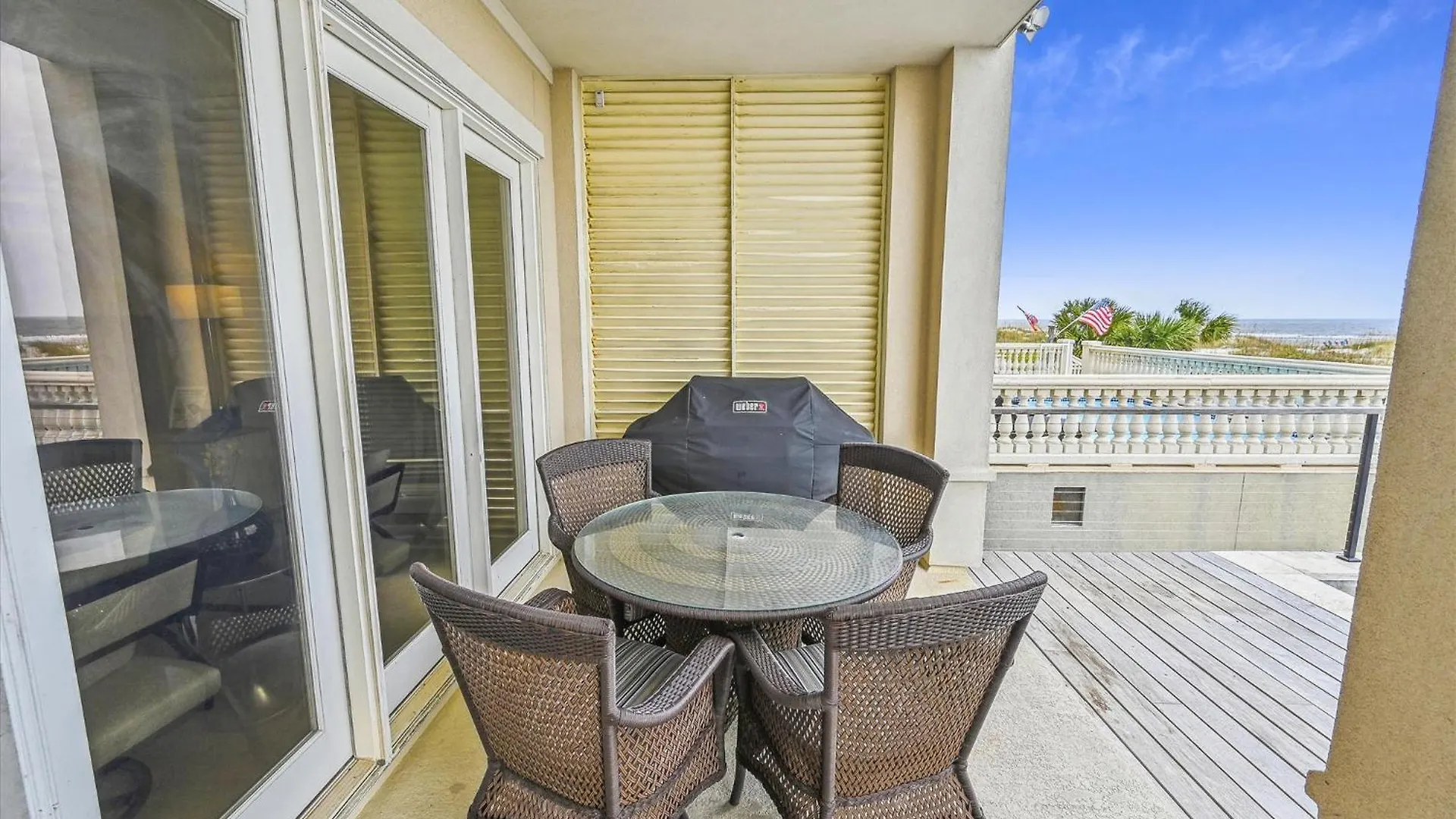 4 Collier Rd- Oceanfront, Private Pool, Elevator, Free Activities Included 度假居