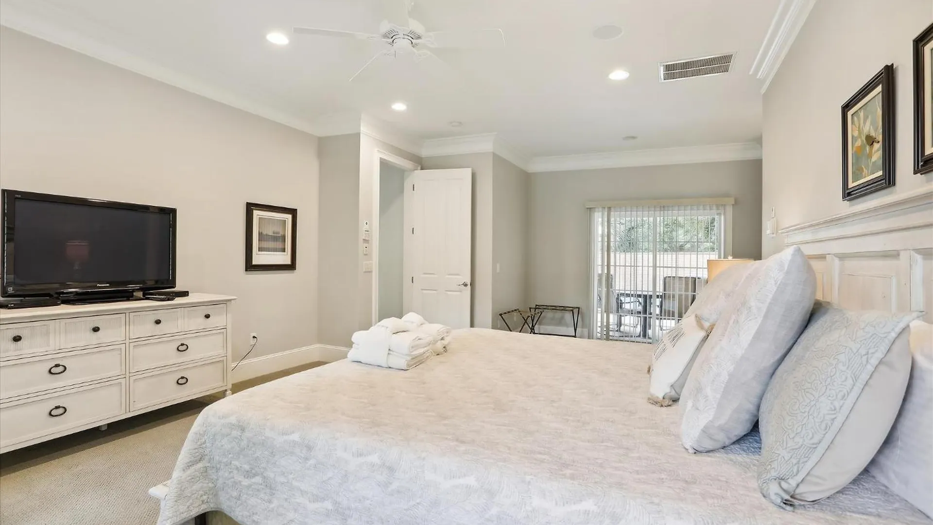 Holiday home 3 Surfwatch Way- Private Pool & Hot Tub, Short Walk To Beach, Free Activities Included Hilton Head Island