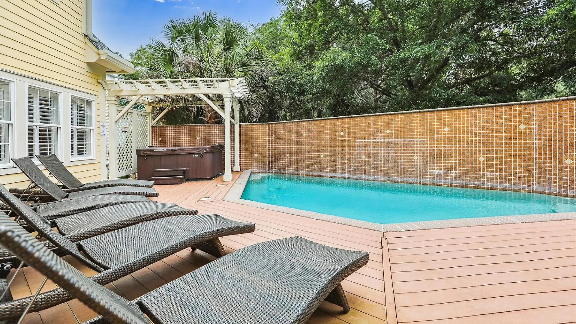 3 Surfwatch Way- Private Pool & Hot Tub, Short Walk To Beach, Free Activities Included Holiday home Hilton Head Island