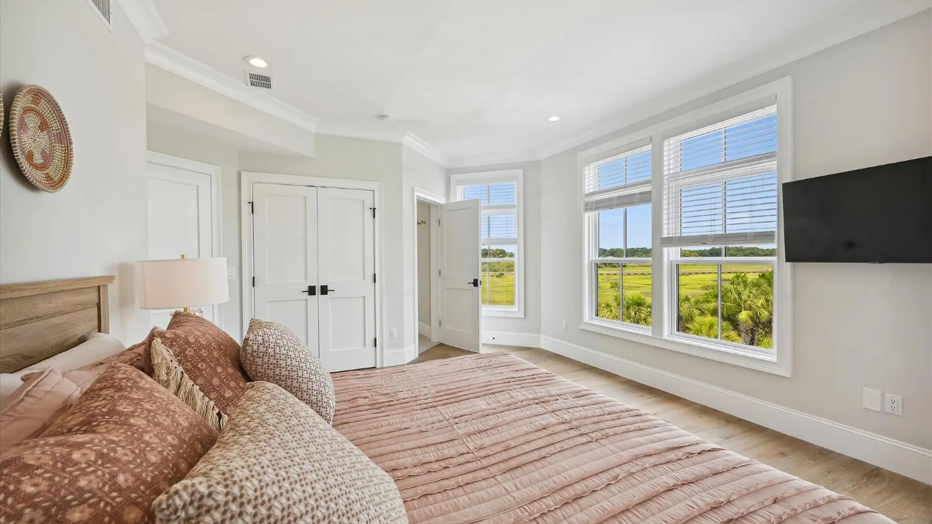 3 Singleton - Oceanfront Estate, Private Pool, Elevator, Free Activities Included
