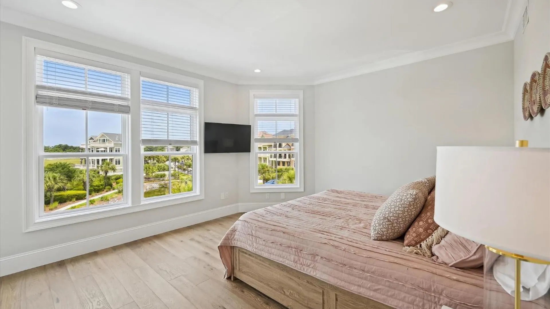 3 Singleton - Oceanfront Estate, Private Pool, Elevator, Free Activities Included