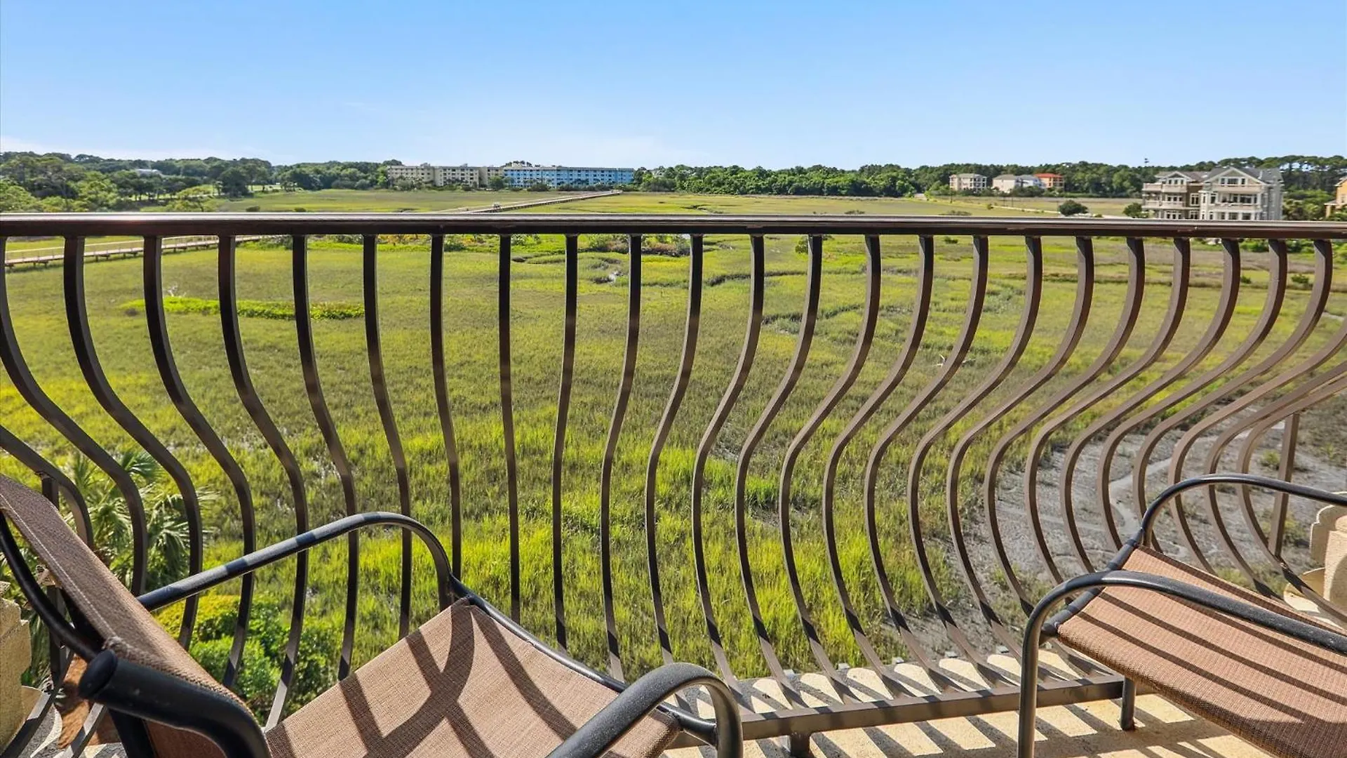 21 Singleton Beach- Oceanfront, Pool, Private Access! Free Activities Included