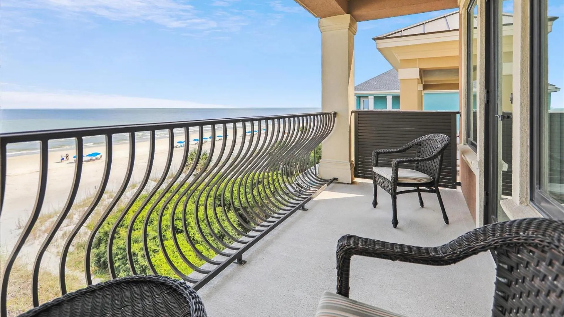 Holiday home 21 Singleton Beach- Oceanfront, Pool, Private Access! Free Activities Included