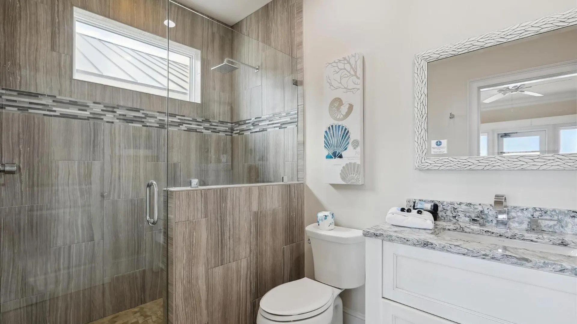 21 Singleton Beach- Oceanfront, Pool, Private Access! Free Activities Included *