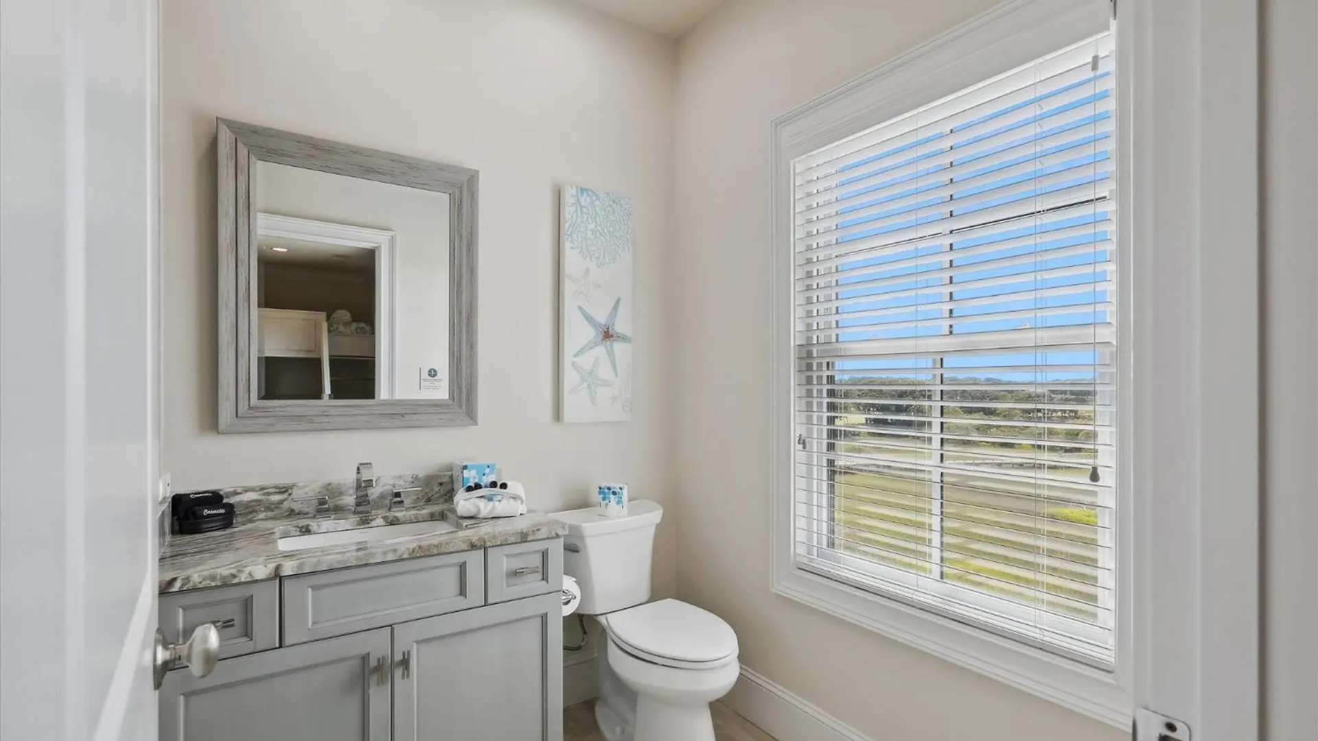 21 Singleton Beach- Oceanfront, Pool, Private Access! Free Activities Included *