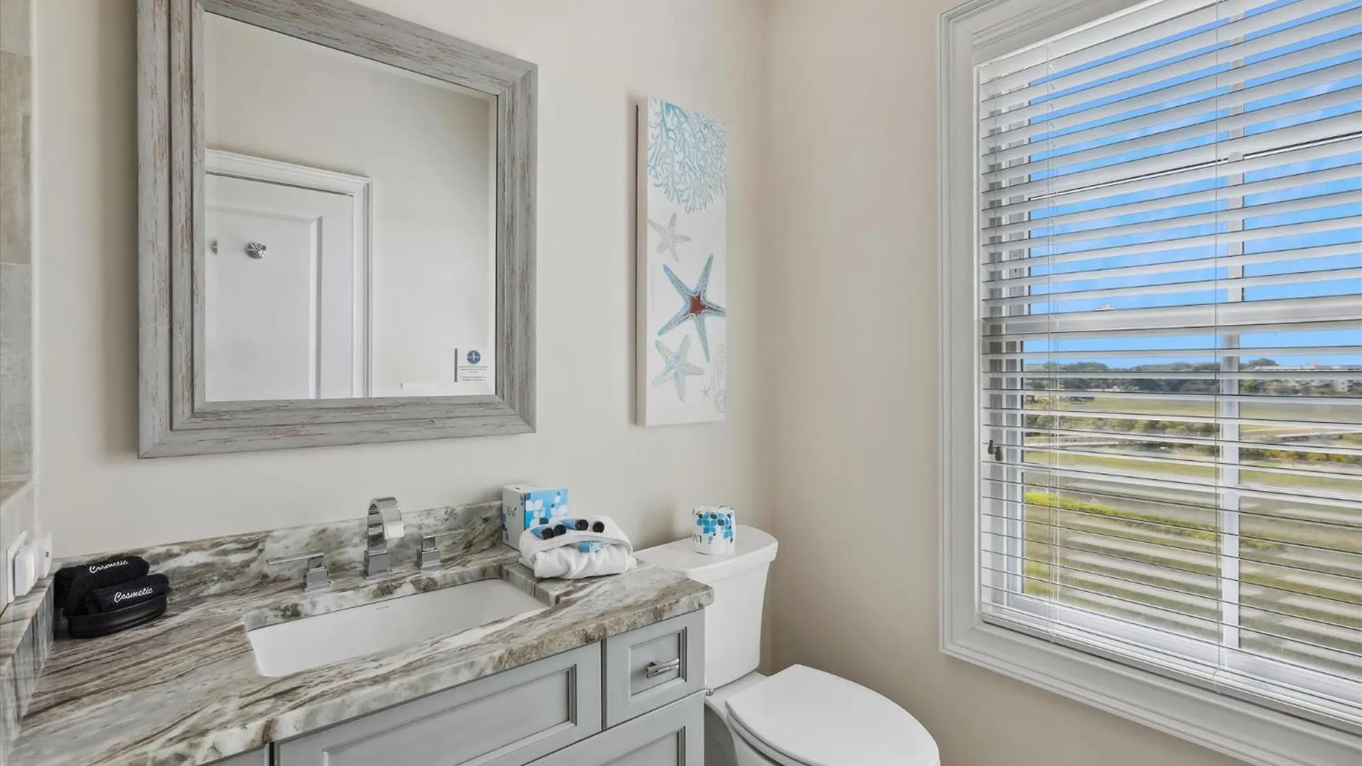 21 Singleton Beach- Oceanfront, Pool, Private Access! Free Activities Included *