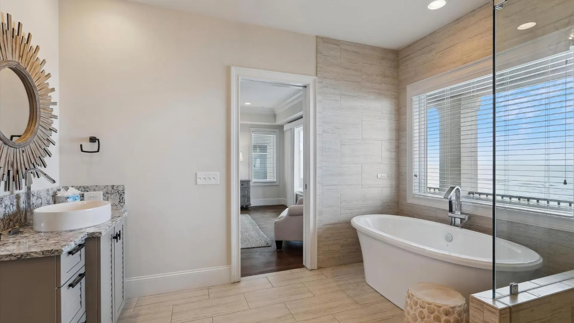 Holiday home 21 Singleton Beach- Oceanfront, Pool, Private Access! Free Activities Included *