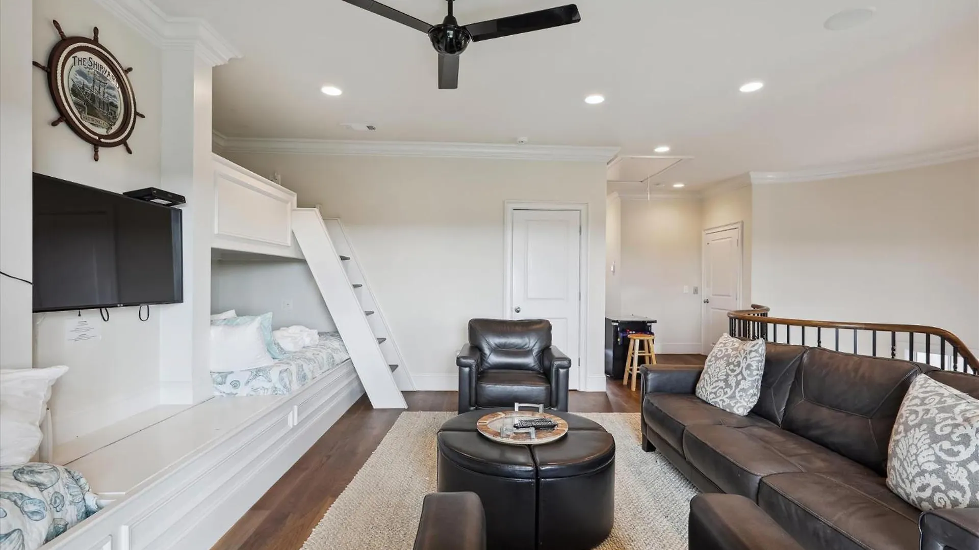 Holiday home 21 Singleton Beach- Oceanfront, Pool, Private Access! Free Activities Included *