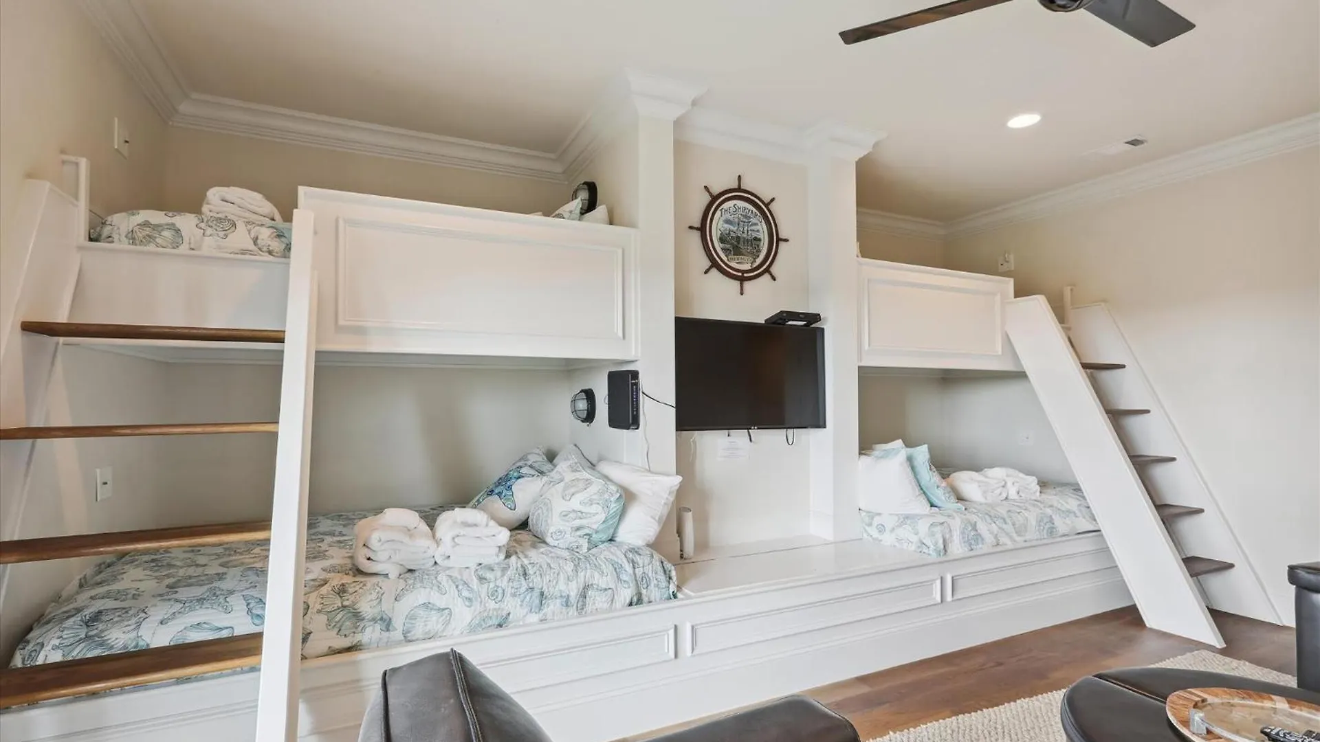Holiday home 21 Singleton Beach- Oceanfront, Pool, Private Access! Free Activities Included *