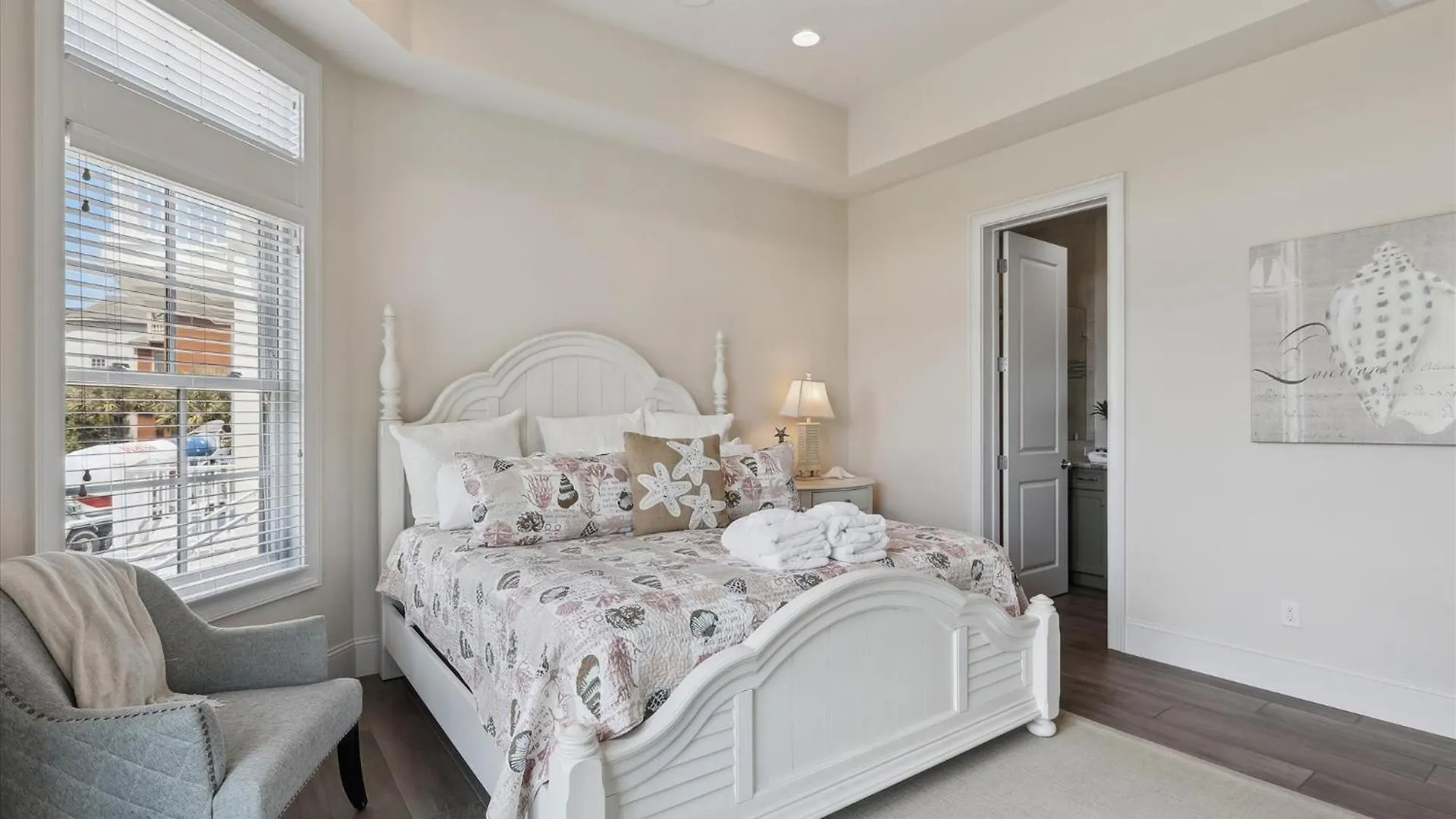 Holiday home 21 Singleton Beach- Oceanfront, Pool, Private Access! Free Activities Included