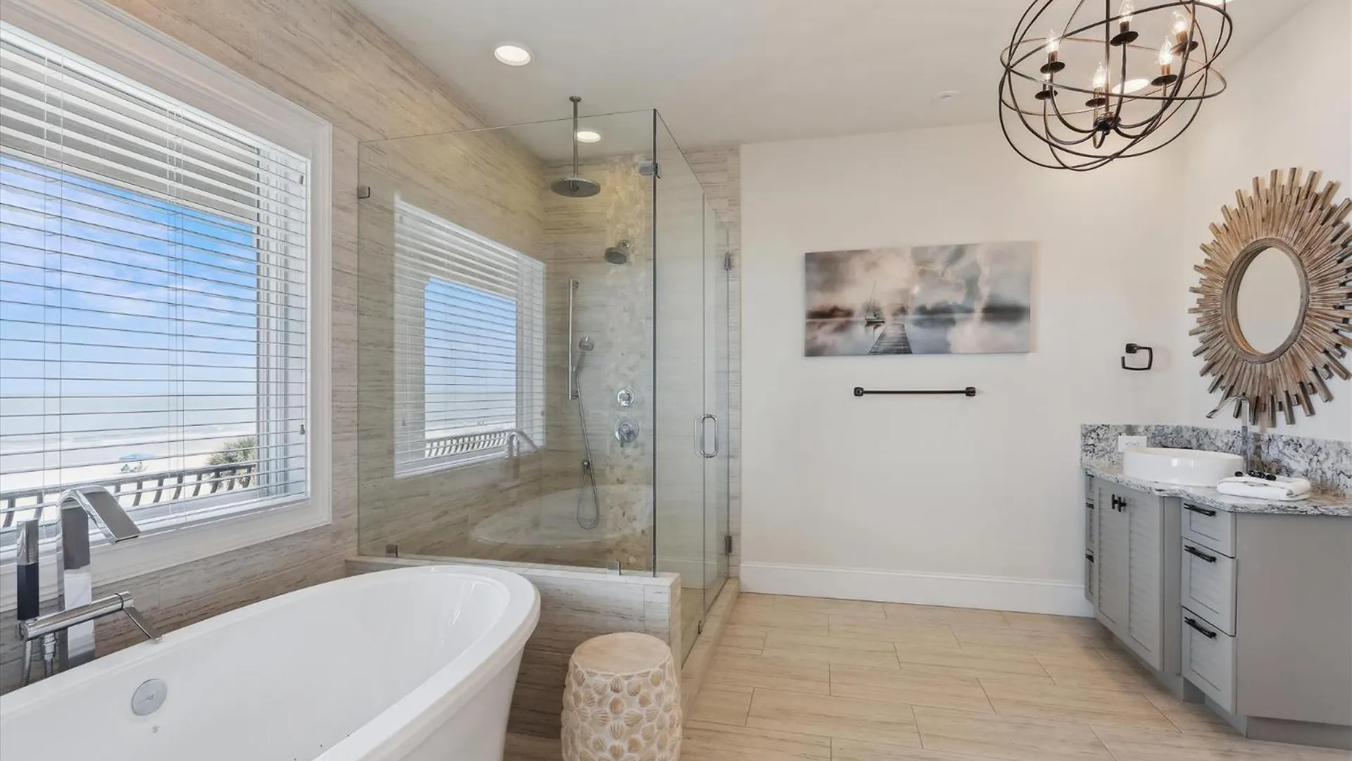 Holiday home 21 Singleton Beach- Oceanfront, Pool, Private Access! Free Activities Included *