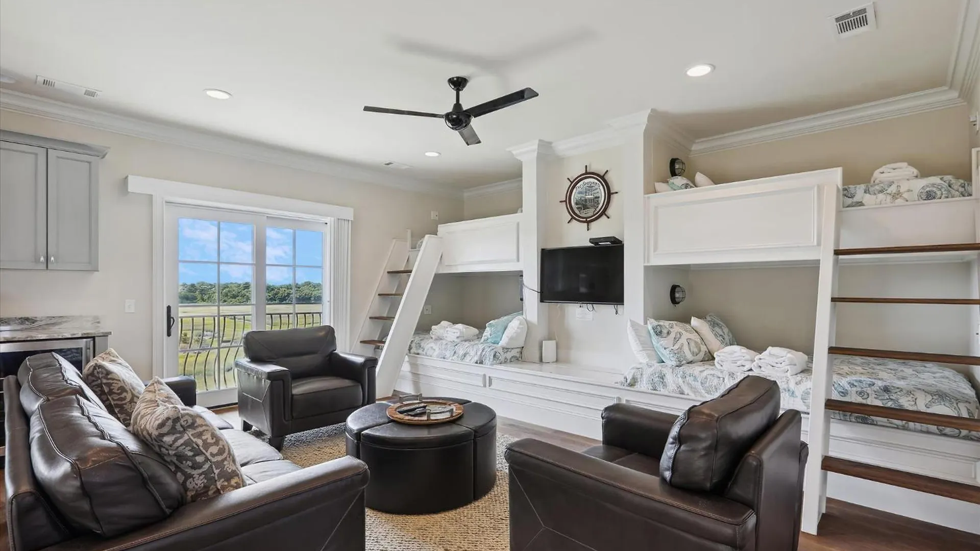 21 Singleton Beach- Oceanfront, Pool, Private Access! Free Activities Included