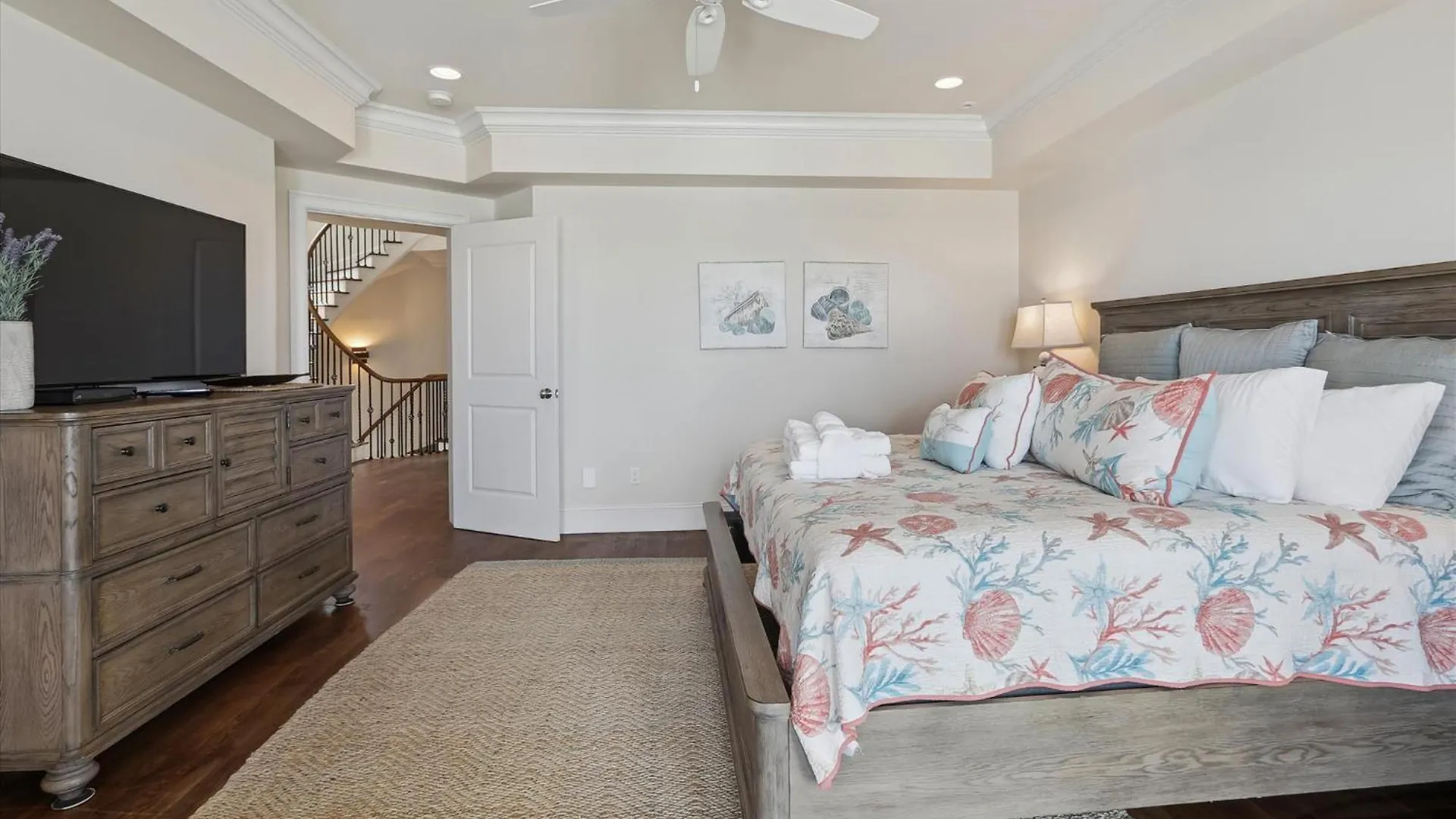 21 Singleton Beach- Oceanfront, Pool, Private Access! Free Activities Included *