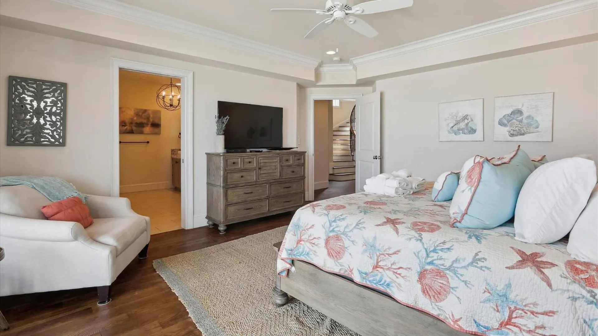 21 Singleton Beach- Oceanfront, Pool, Private Access! Free Activities Included
