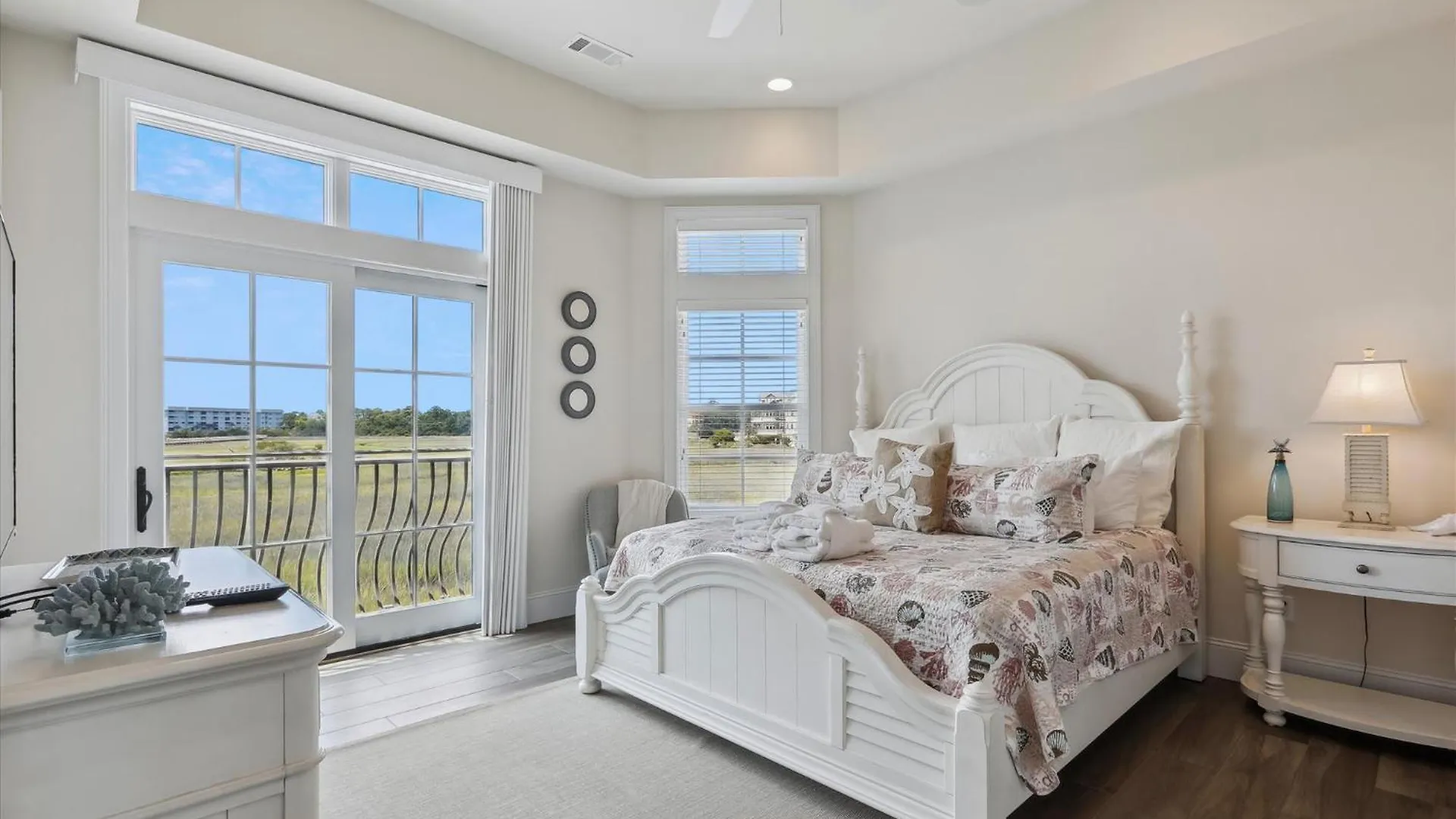 21 Singleton Beach- Oceanfront, Pool, Private Access! Free Activities Included Holiday home