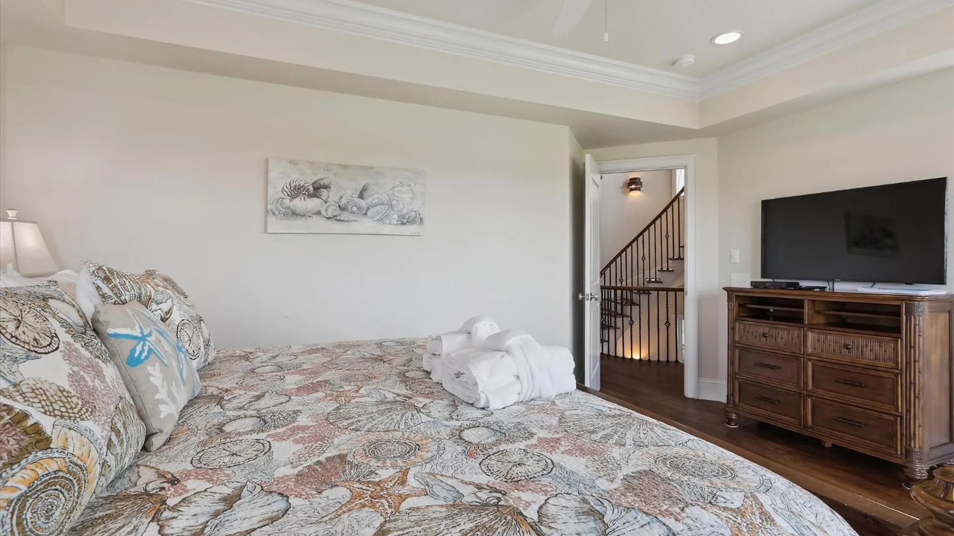 Holiday home 21 Singleton Beach- Oceanfront, Pool, Private Access! Free Activities Included *