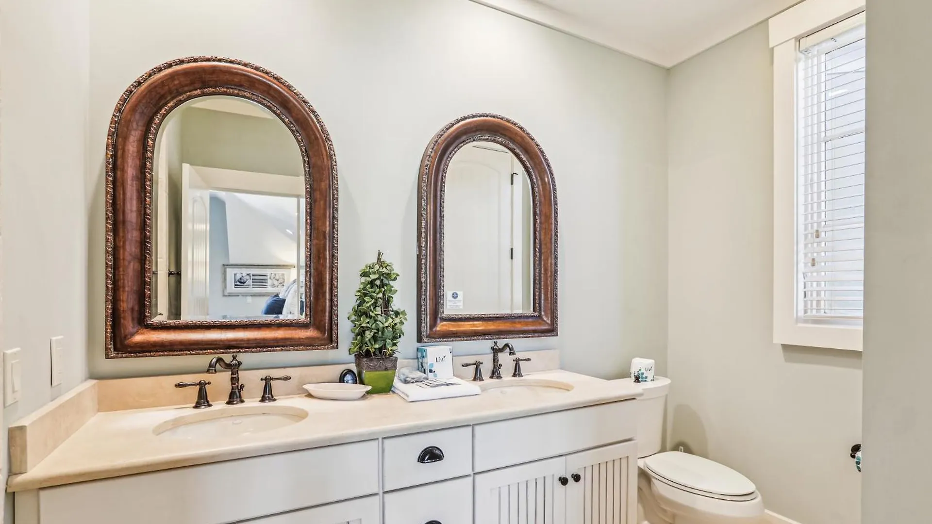 27 Corine Lane- Near Ocean With Pool, Seasonal Shuttle! Free Activities Included Holiday home Hilton Head Island