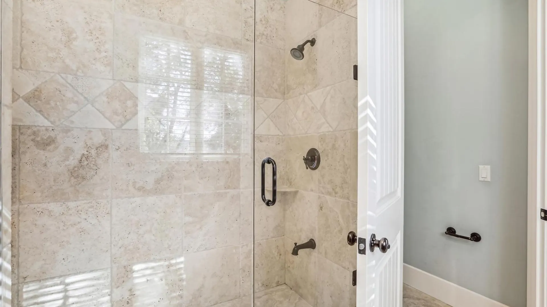 27 Corine Lane- Near Ocean With Pool, Seasonal Shuttle! Free Activities Included