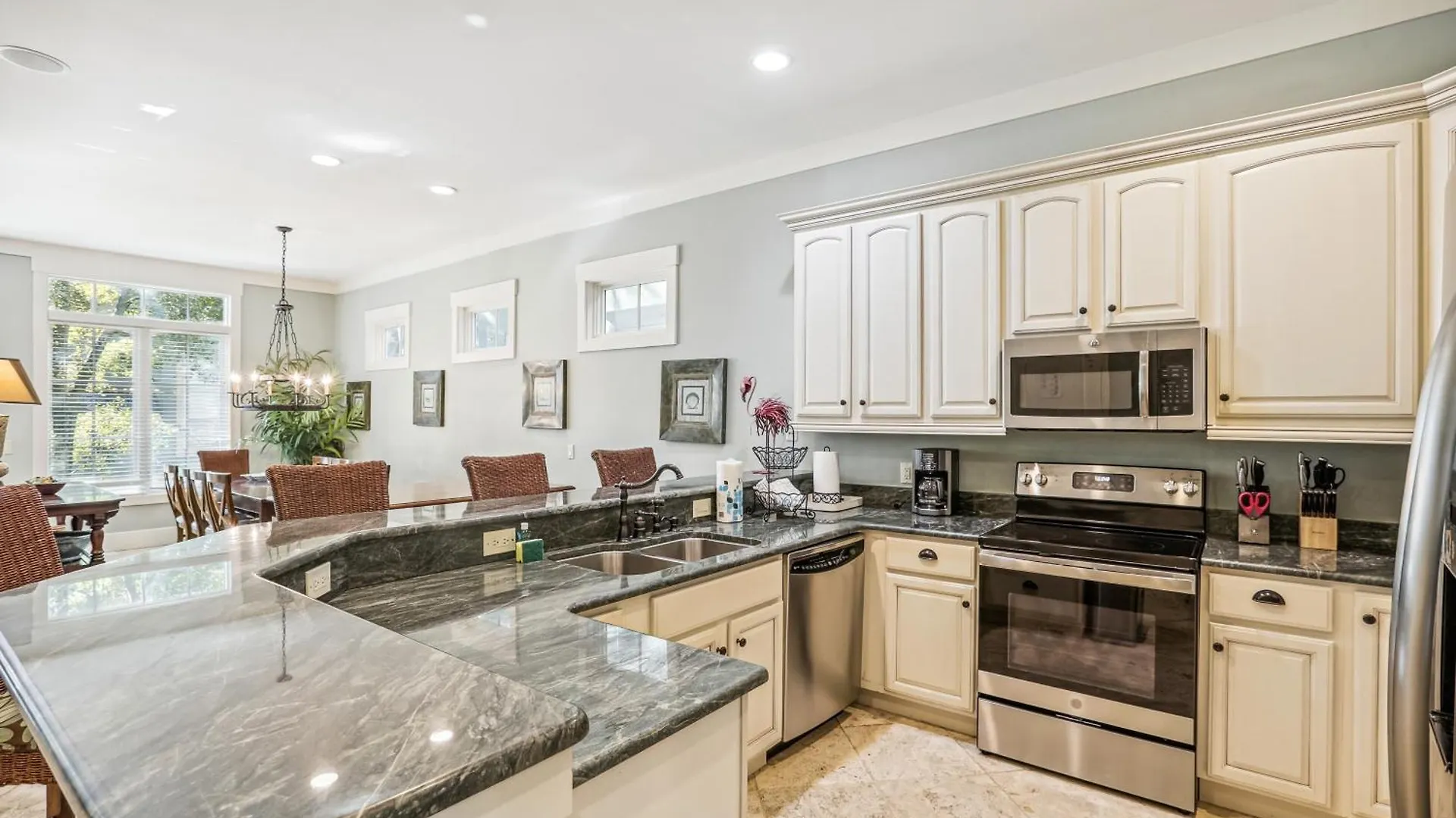 Holiday home 27 Corine Lane- Near Ocean With Pool, Seasonal Shuttle! Free Activities Included *