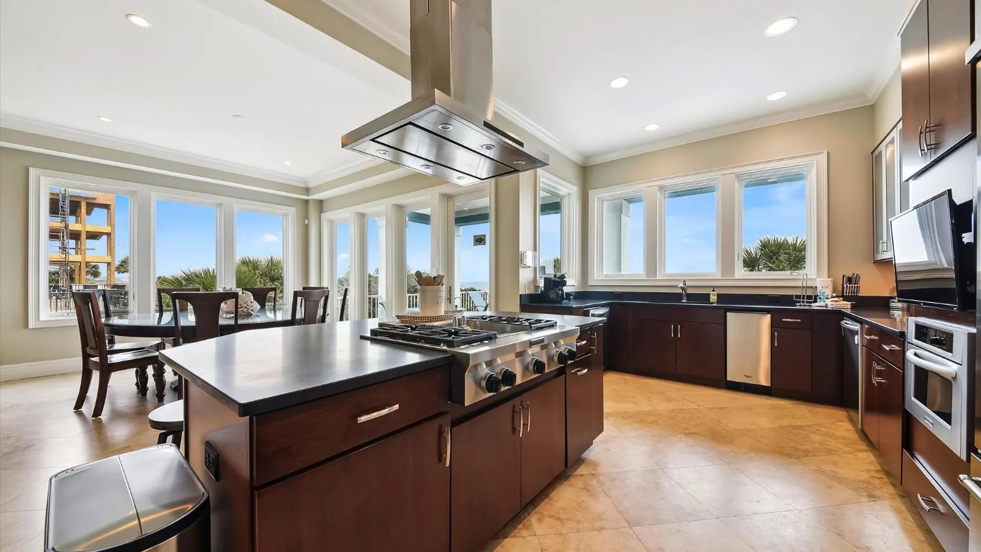 27 Singleton Beach- Oceanfront, Private Pool, Pool Table, Free Activities Included *