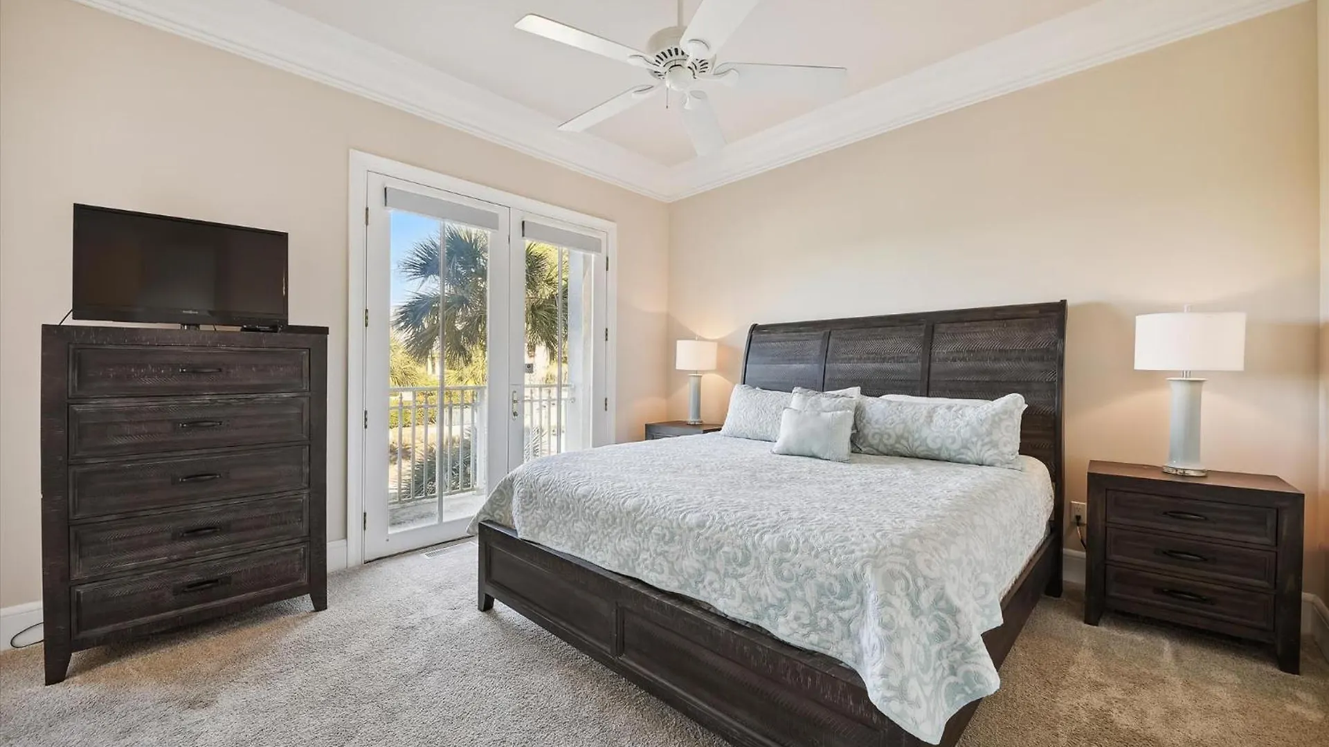 2 Collier Beach- Oceanfront, Dog Friendly , Private Pool, Free Activities Holiday home *