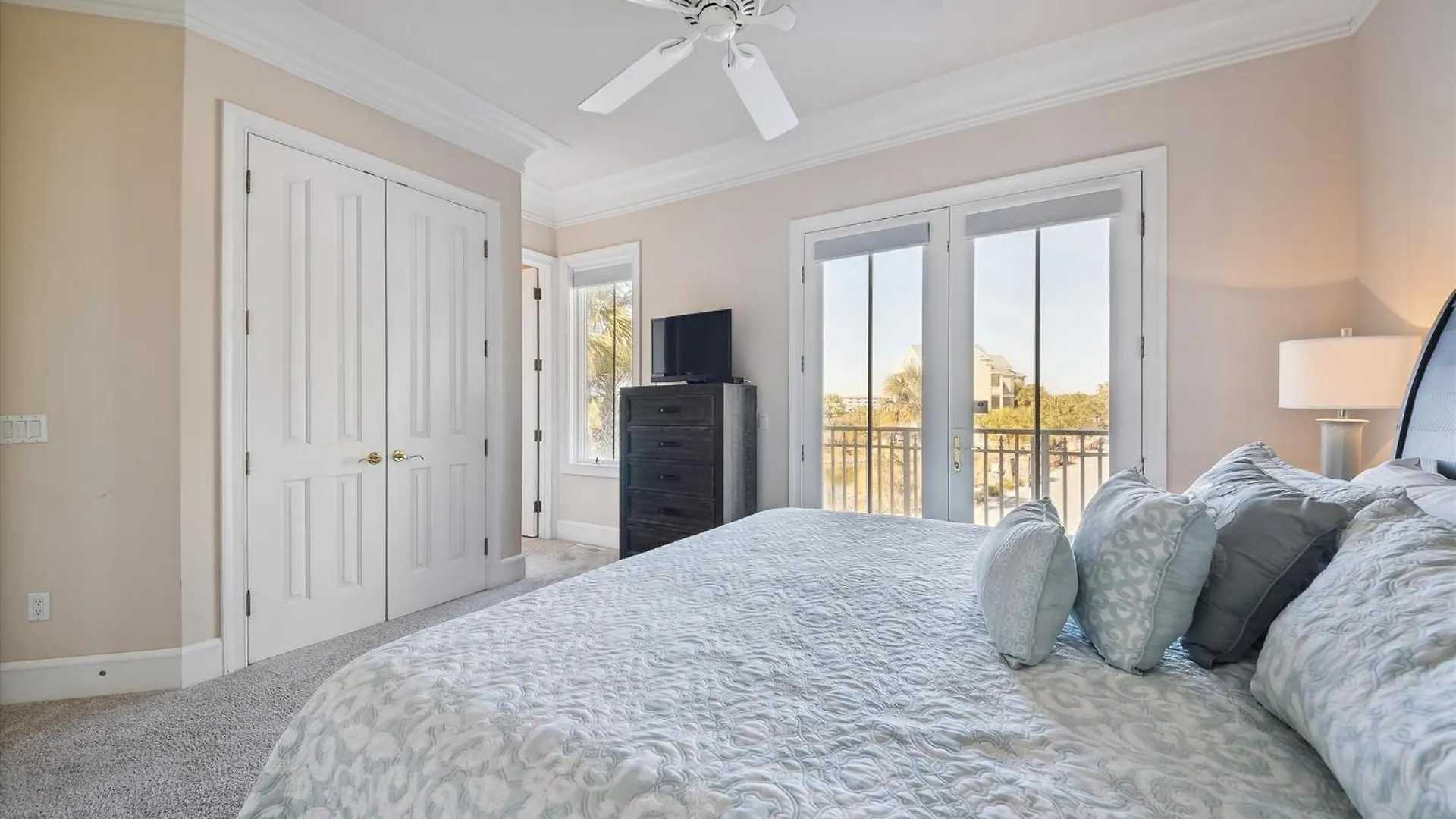 2 Collier Beach- Oceanfront, Dog Friendly , Private Pool, Free Activities * Hilton Head Island