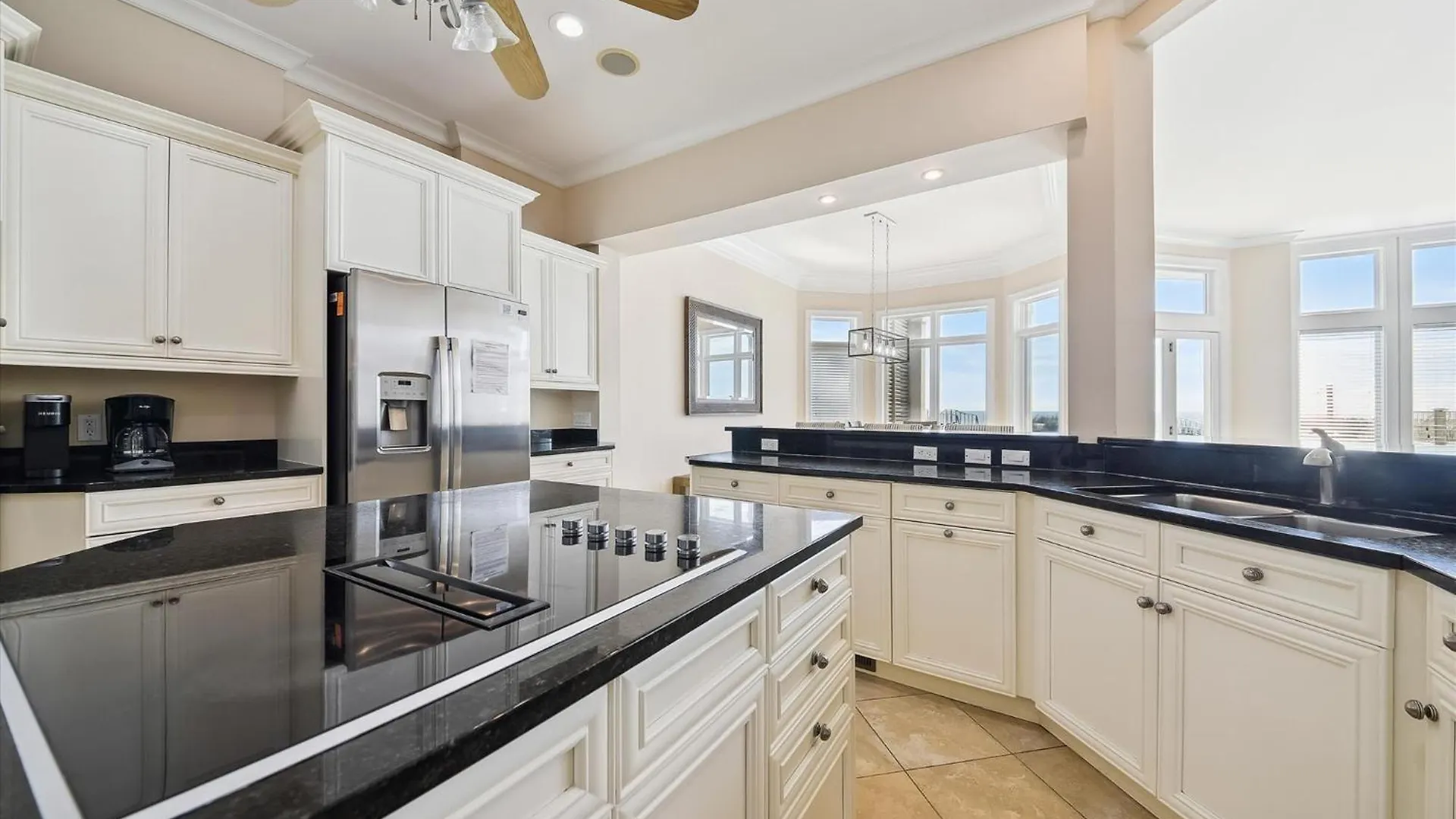 2 Collier Beach- Oceanfront, Dog Friendly , Private Pool, Free Activities Holiday home