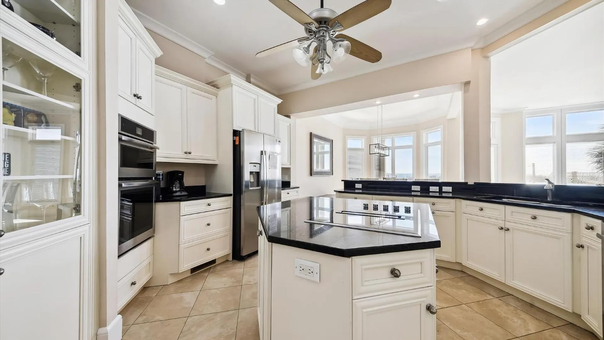 2 Collier Beach- Oceanfront, Dog Friendly , Private Pool, Free Activities Holiday home *