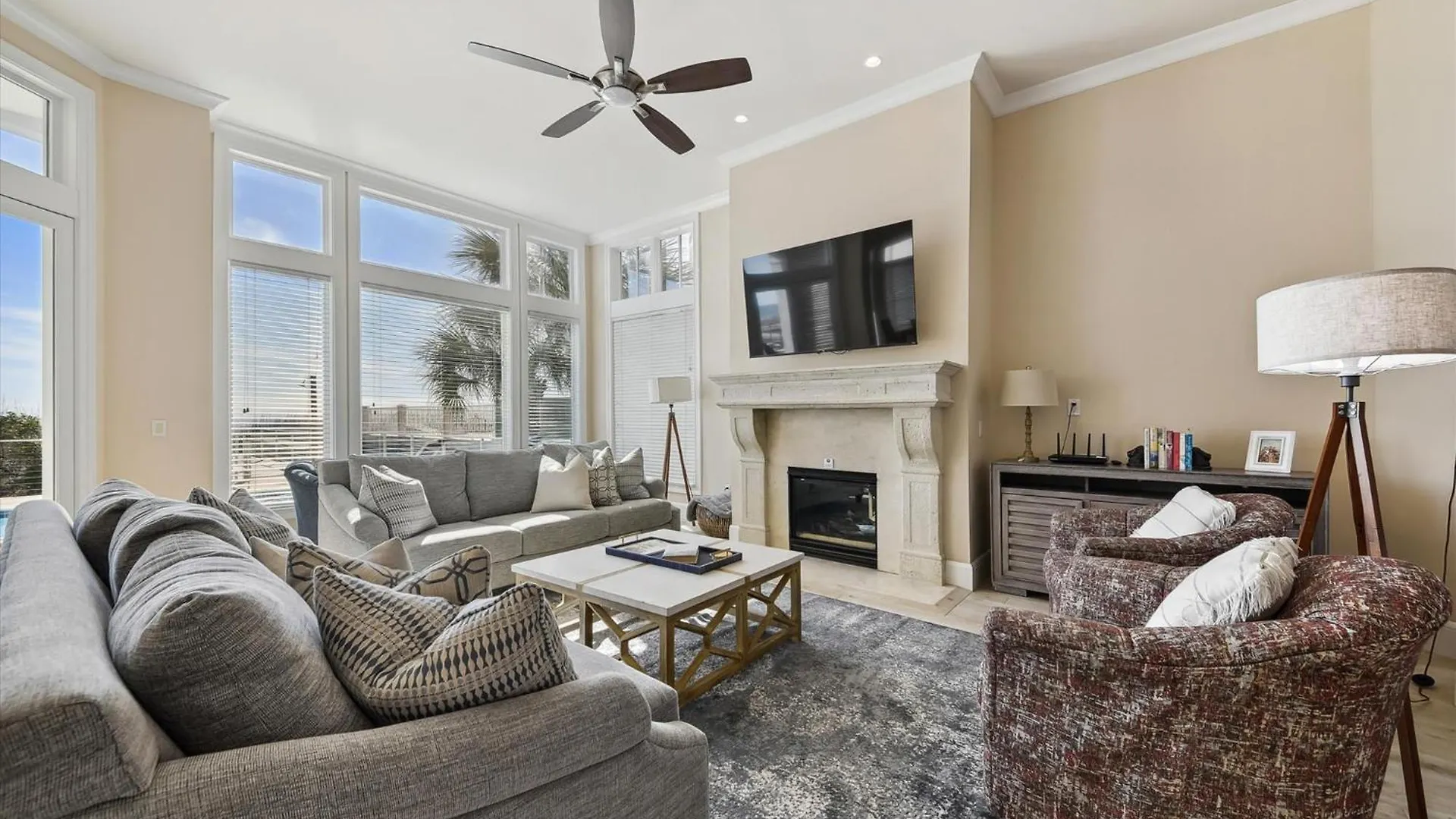 2 Collier Beach- Oceanfront, Dog Friendly , Private Pool, Free Activities Holiday home *