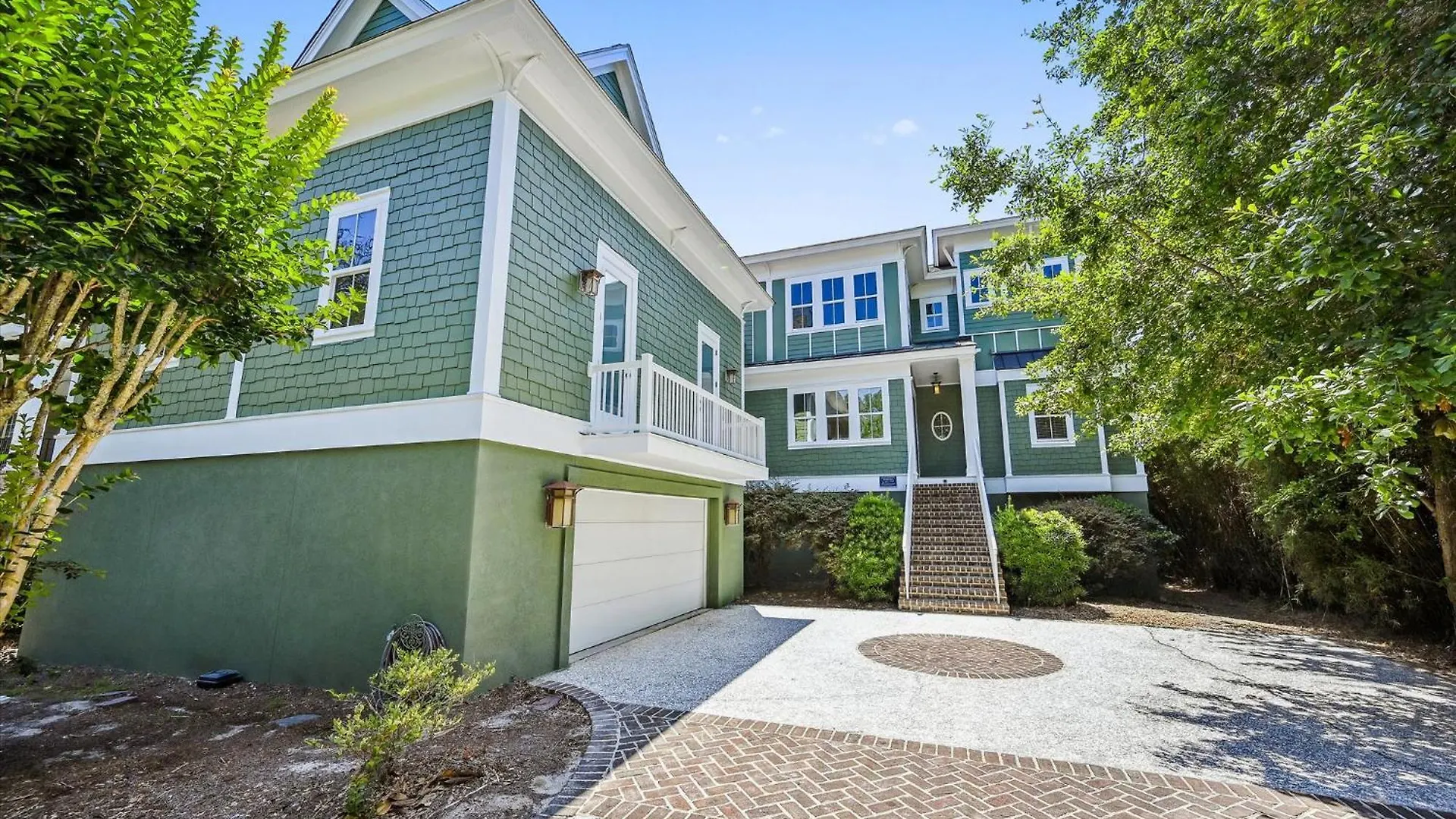 18 Dollar Road- Oceanfront, Large Private Pool, Hot Tub Free Activities Included