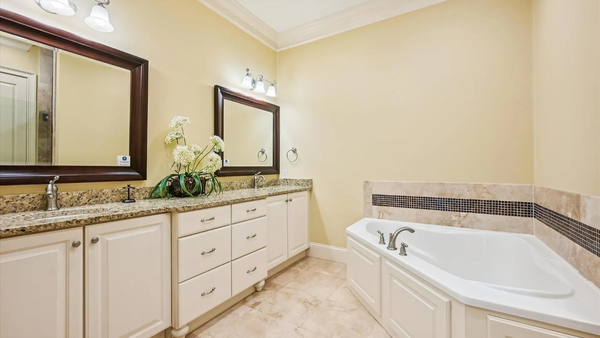 18 Dollar Road- Oceanfront, Large Private Pool, Hot Tub Free Activities Included * Hilton Head Island