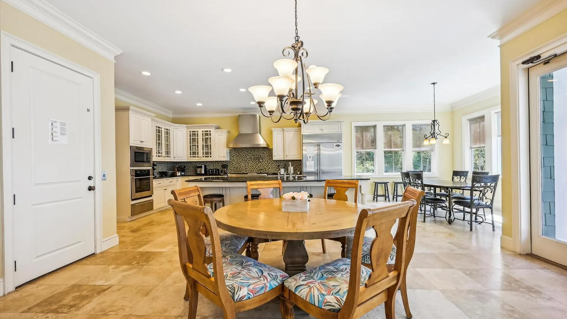 Holiday home 18 Dollar Road- Oceanfront, Large Private Pool, Hot Tub Free Activities Included