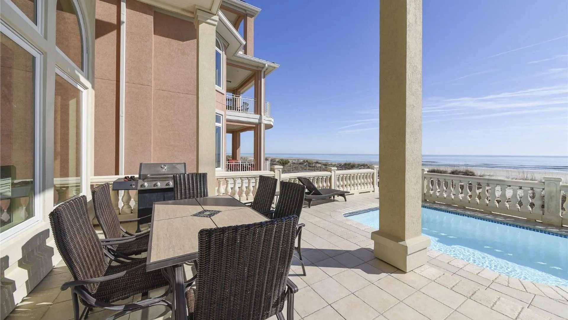 14 Collier Road- Oceanfront, Private Pool, Free Activities Included Holiday home *