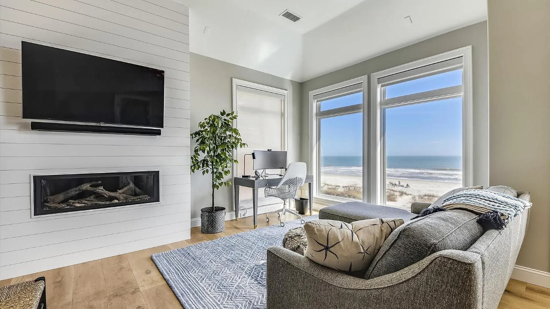 14 Collier Road- Oceanfront, Private Pool, Free Activities Included