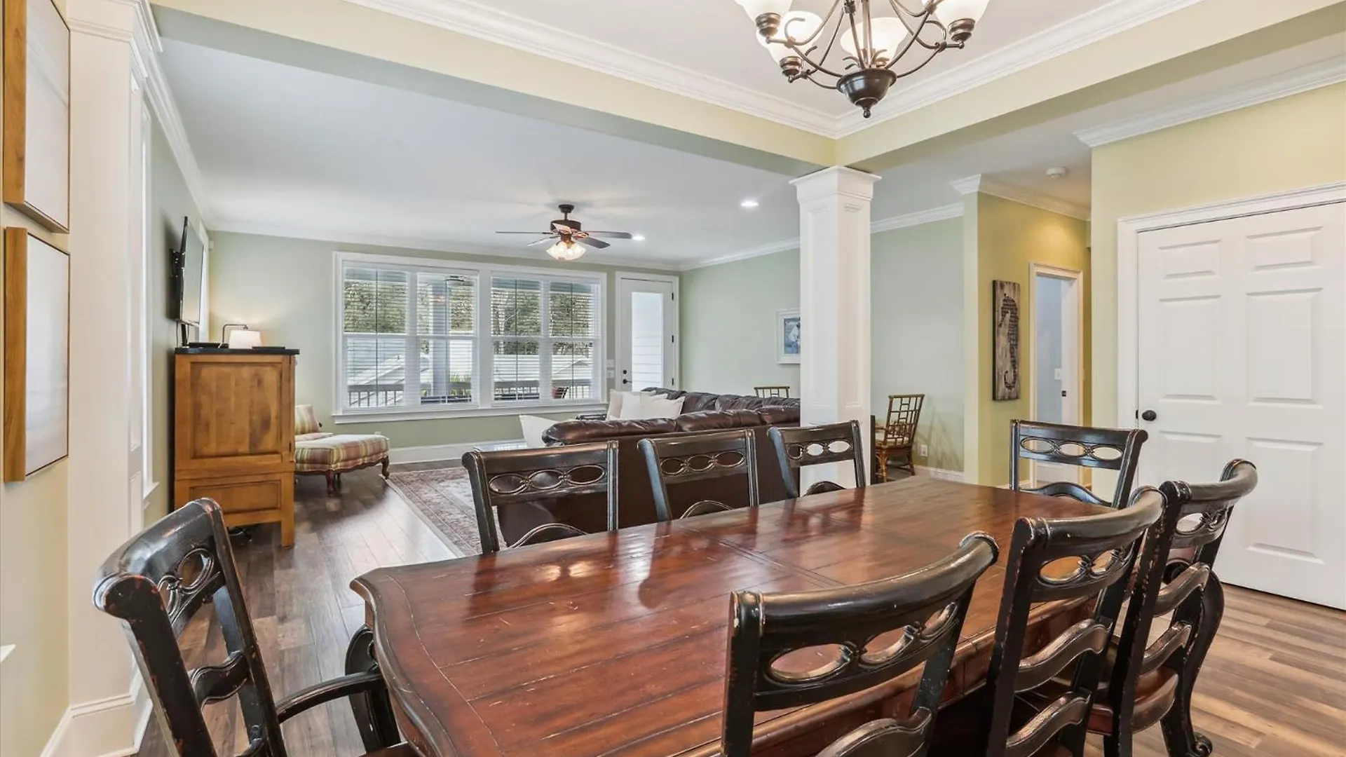 Holiday home 13 Moonshell Rd- Near Ocean,huge Pool,fully Fenced Backyard! Free Activities! *