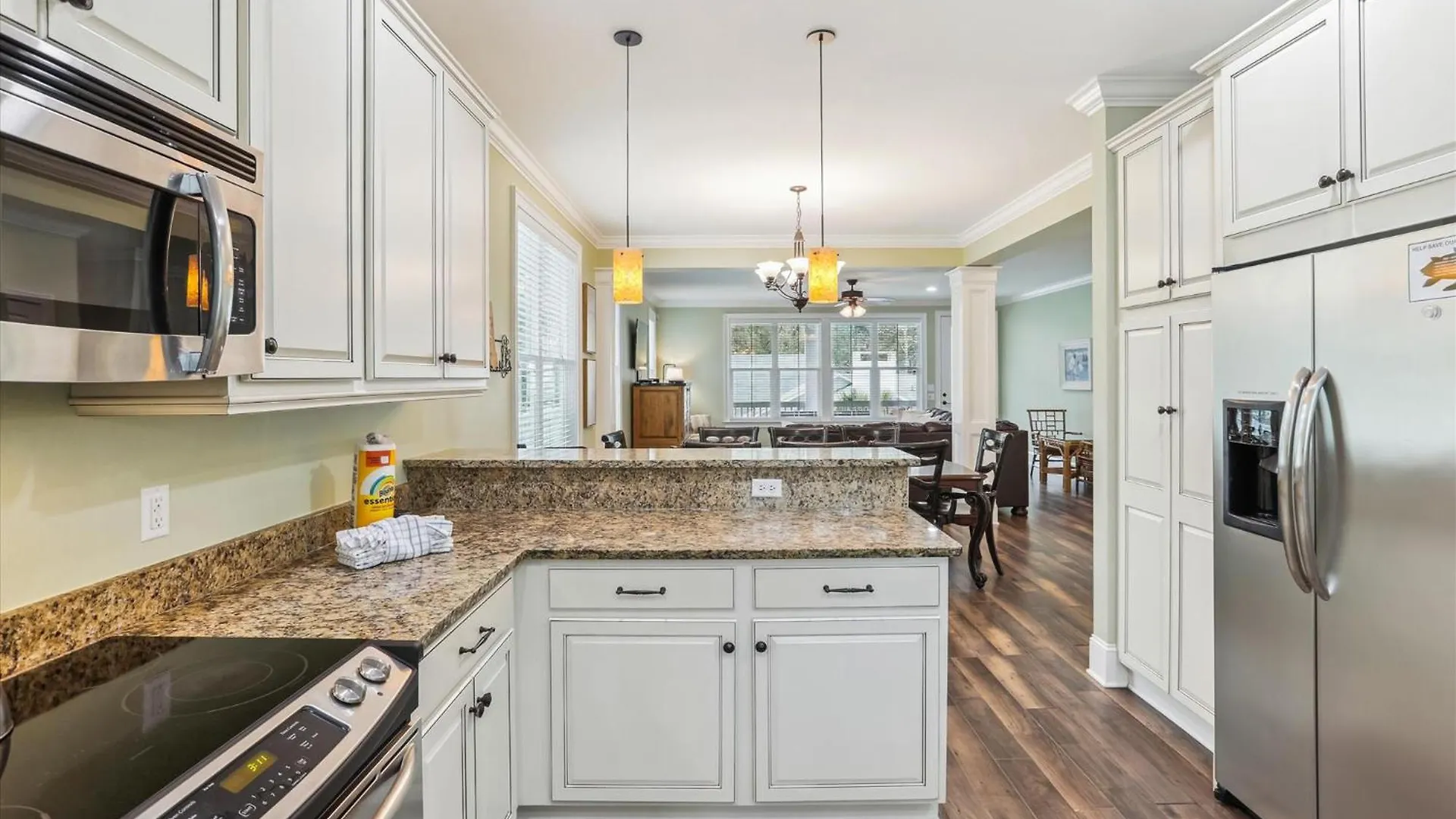 13 Moonshell Rd- Near Ocean,huge Pool,fully Fenced Backyard! Free Activities! *