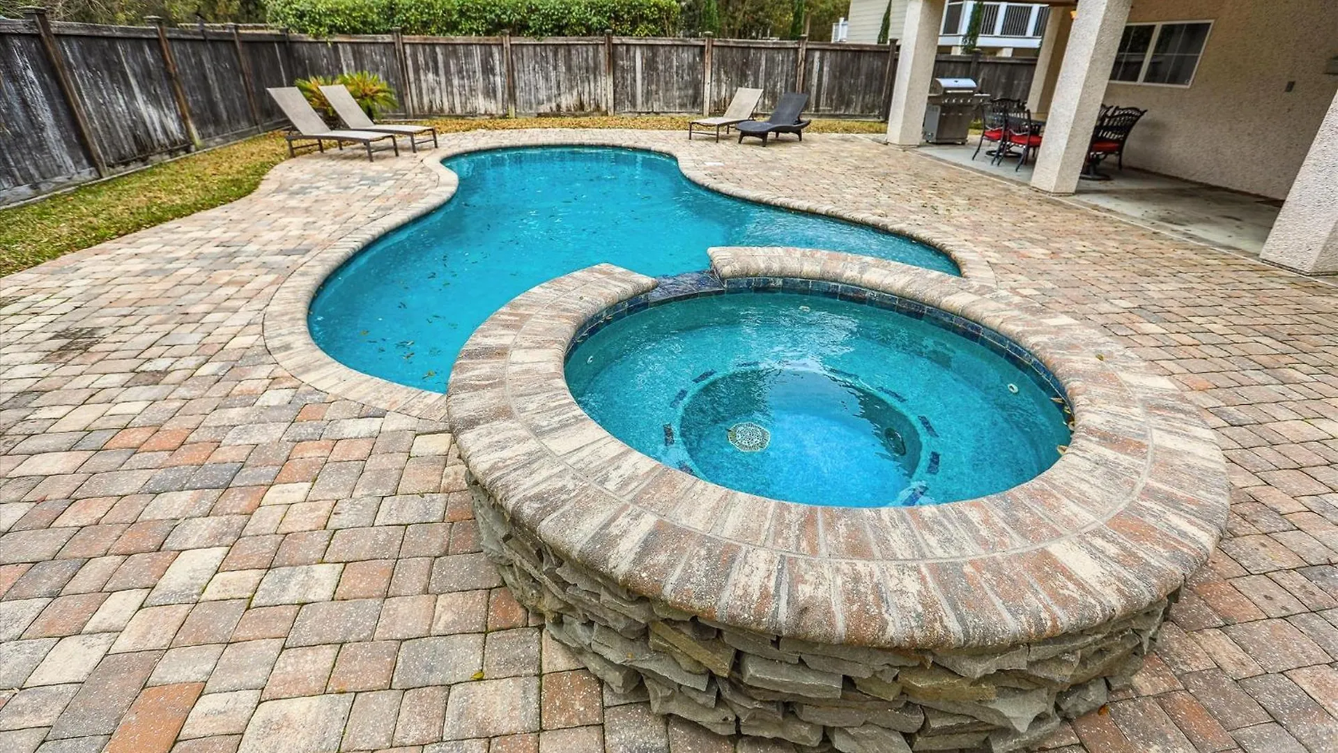 Holiday home 13 Moonshell Rd- Near Ocean,huge Pool,fully Fenced Backyard! Free Activities!