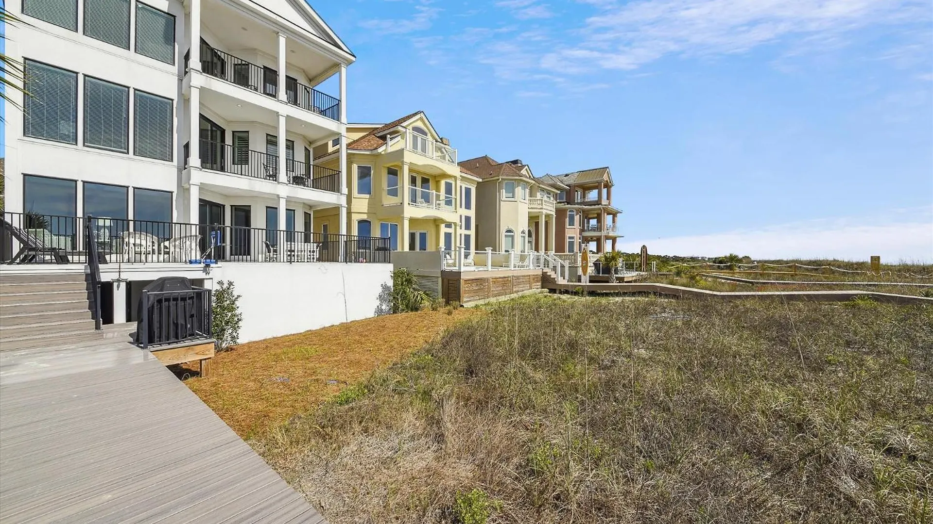 10 Collier Beach- Oceanfront, Private Access, Heatable Pool, Free Activities Included * הילטון הד איילנד