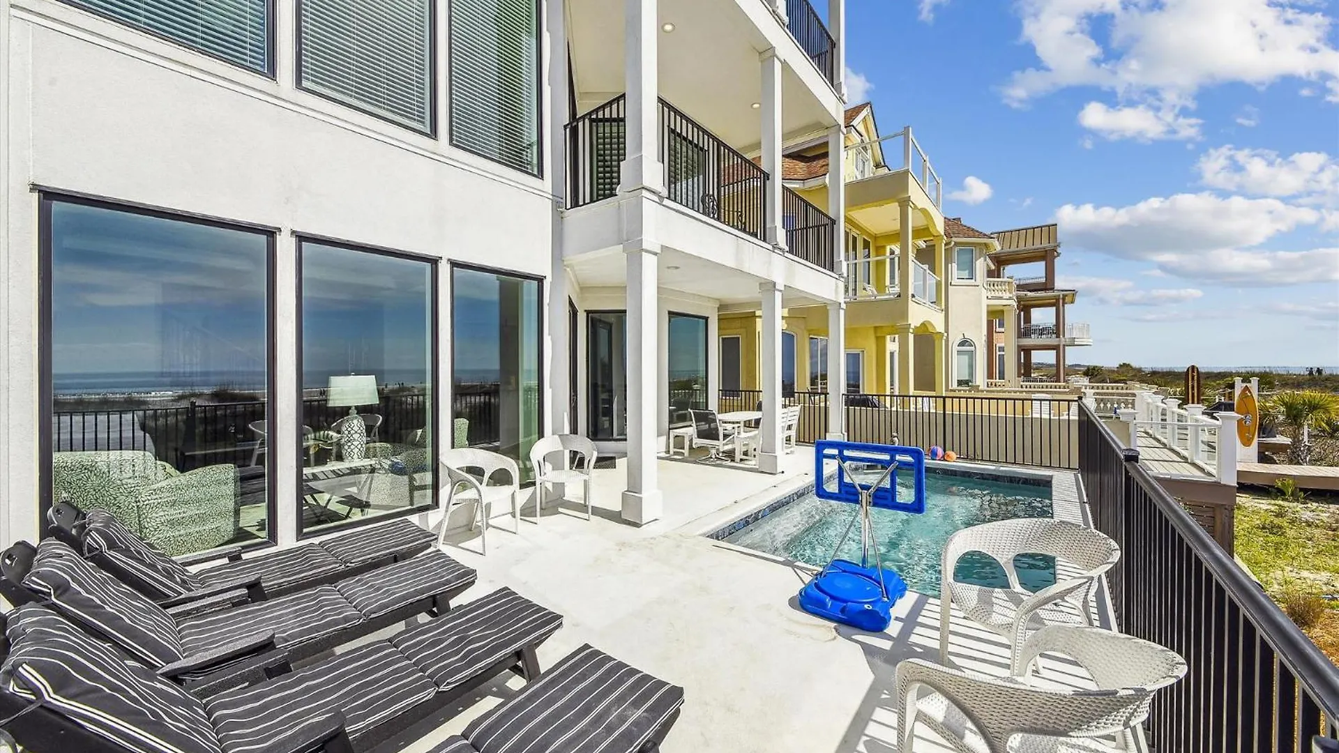 10 Collier Beach- Oceanfront, Private Access, Heatable Pool, Free Activities Included