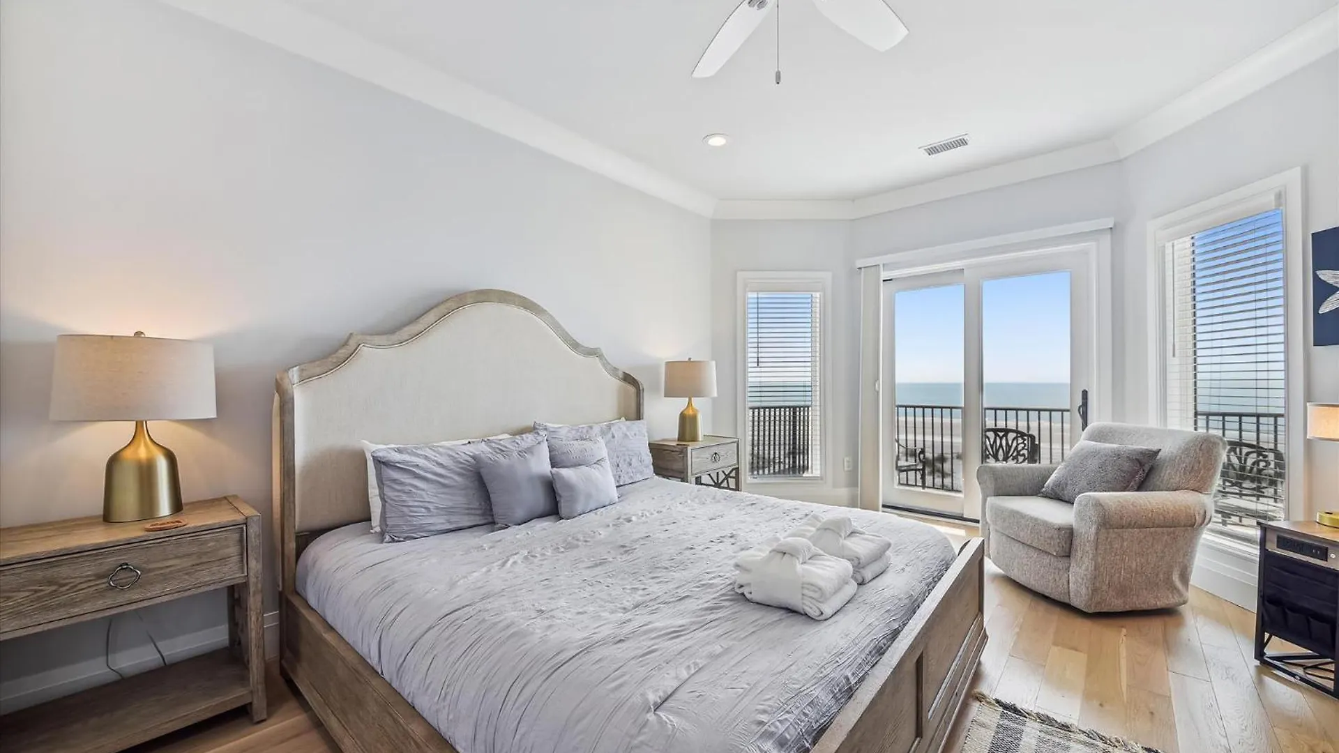 בית נופש 10 Collier Beach- Oceanfront, Private Access, Heatable Pool, Free Activities Included