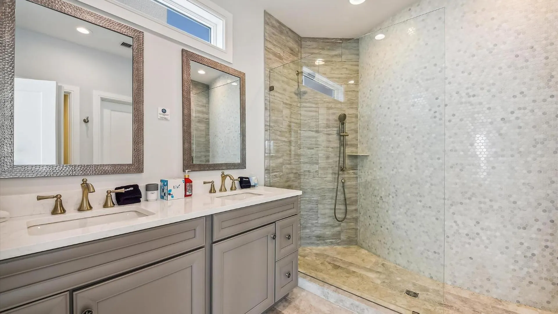 10 Collier Beach- Oceanfront, Private Access, Heatable Pool, Free Activities Included * הילטון הד איילנד