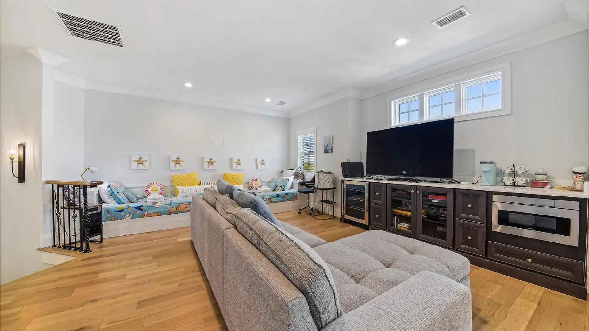 10 Collier Beach- Oceanfront, Private Access, Heatable Pool, Free Activities Included בית נופש *