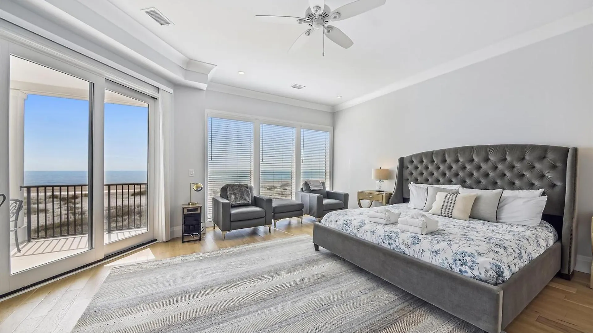 10 Collier Beach- Oceanfront, Private Access, Heatable Pool, Free Activities Included בית נופש *