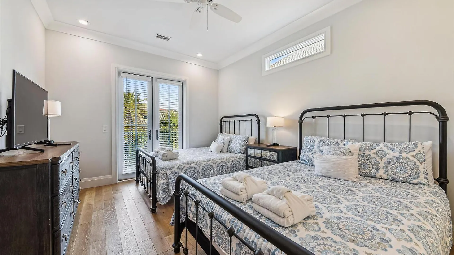 בית נופש 10 Collier Beach- Oceanfront, Private Access, Heatable Pool, Free Activities Included