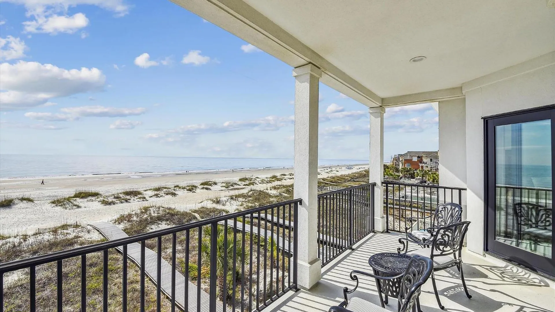 10 Collier Beach- Oceanfront, Private Access, Heatable Pool, Free Activities Included