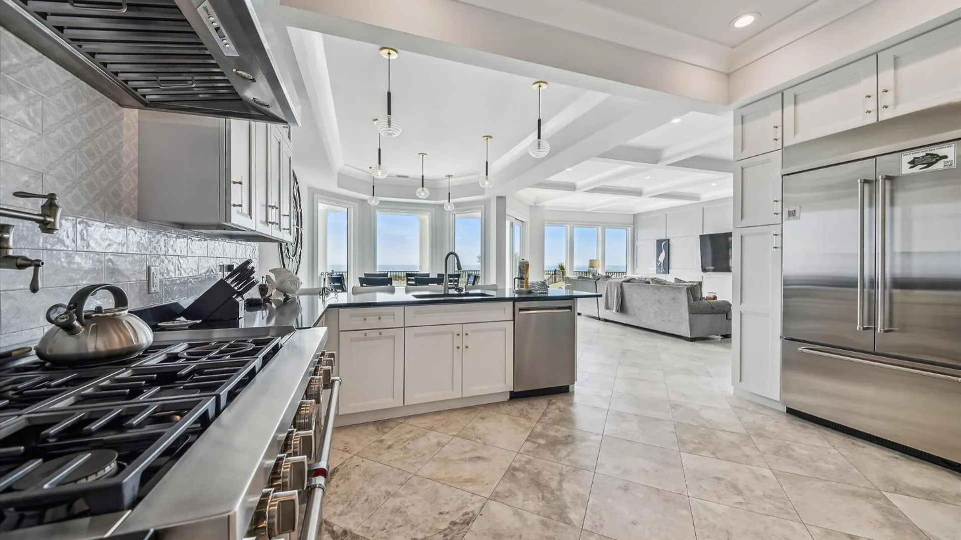 10 Collier Beach- Oceanfront, Private Access, Heatable Pool, Free Activities Included בית נופש *