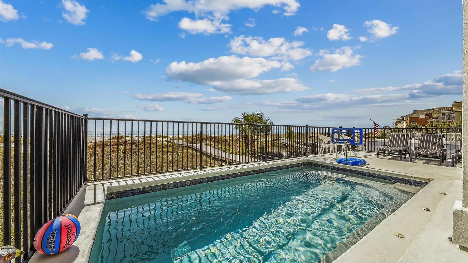 10 Collier Beach- Oceanfront, Private Access, Heatable Pool, Free Activities Included *