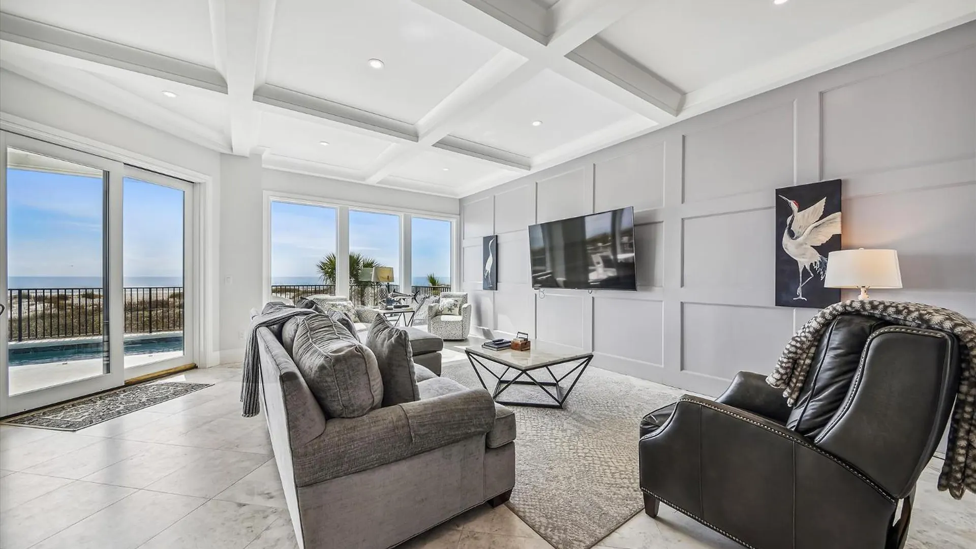 10 Collier Beach- Oceanfront, Private Access, Heatable Pool, Free Activities Included בית נופש